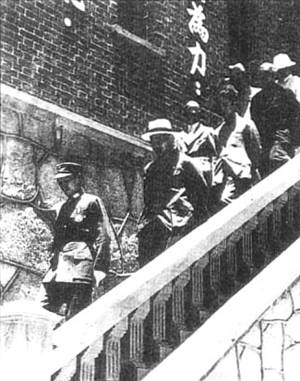 060121.jpg (25813 bytes)